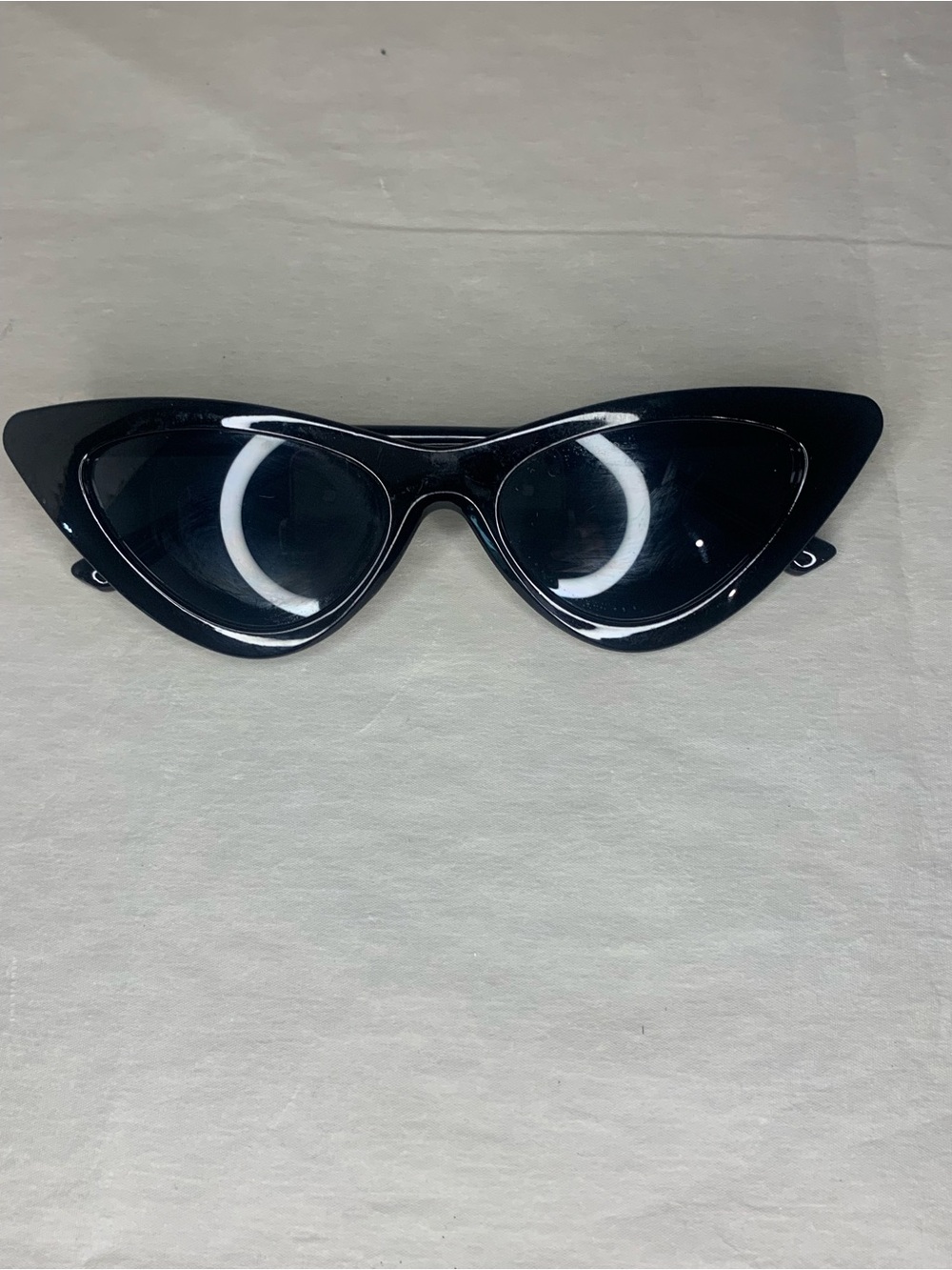 Sleek Black Cat-Eye Sunglasses for Women